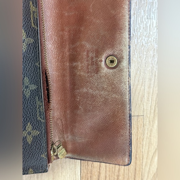 Louis Vuitton Monogram Wallet - Picture 2 of 7